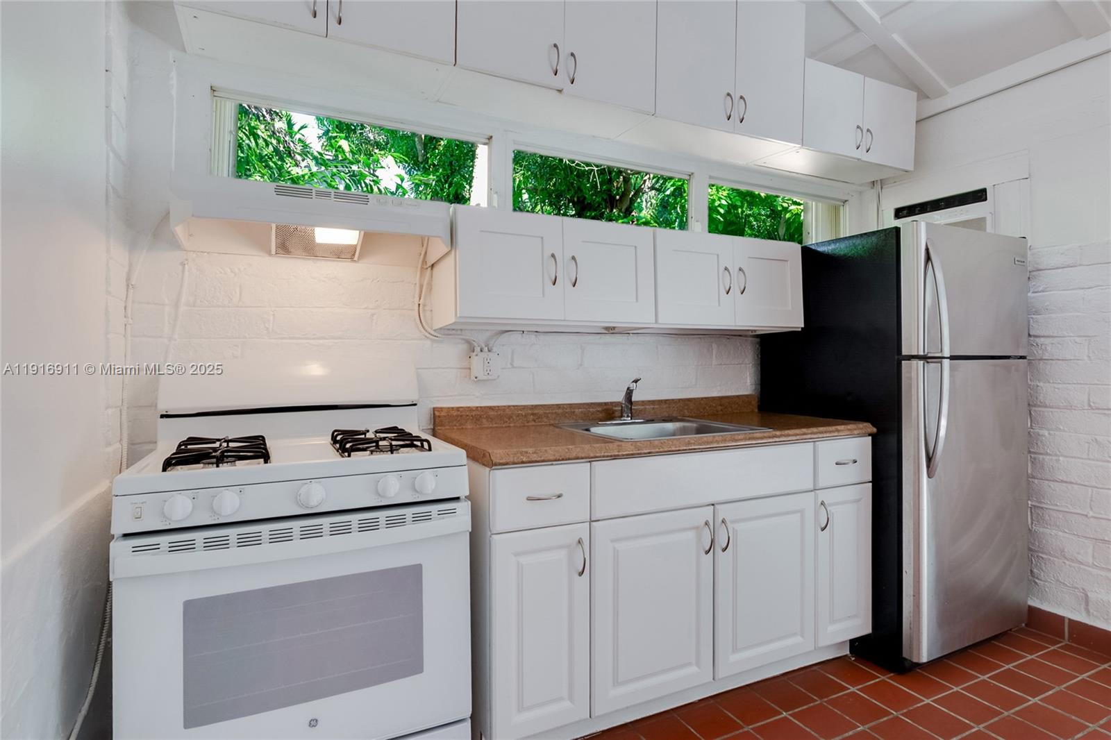 EAST UTOPIA - Residential Lease