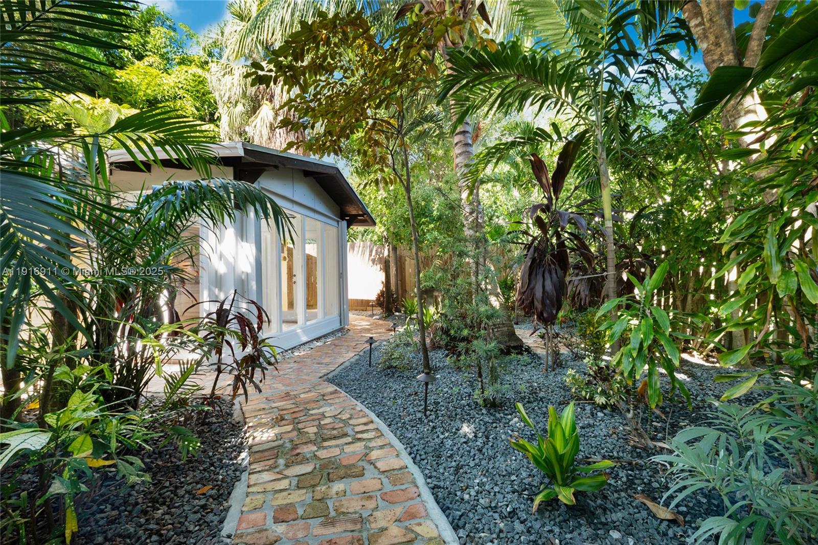 EAST UTOPIA - Residential Lease