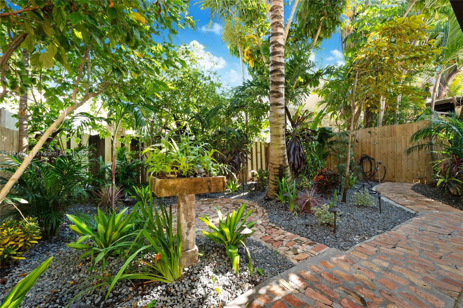 EAST UTOPIA - Residential Lease