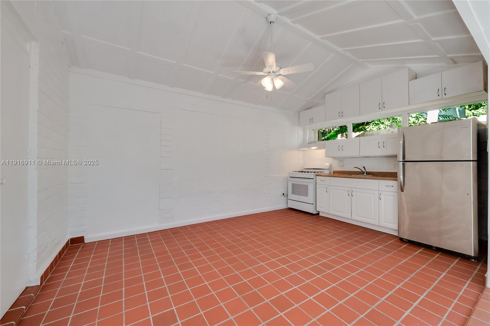 EAST UTOPIA - Residential Lease