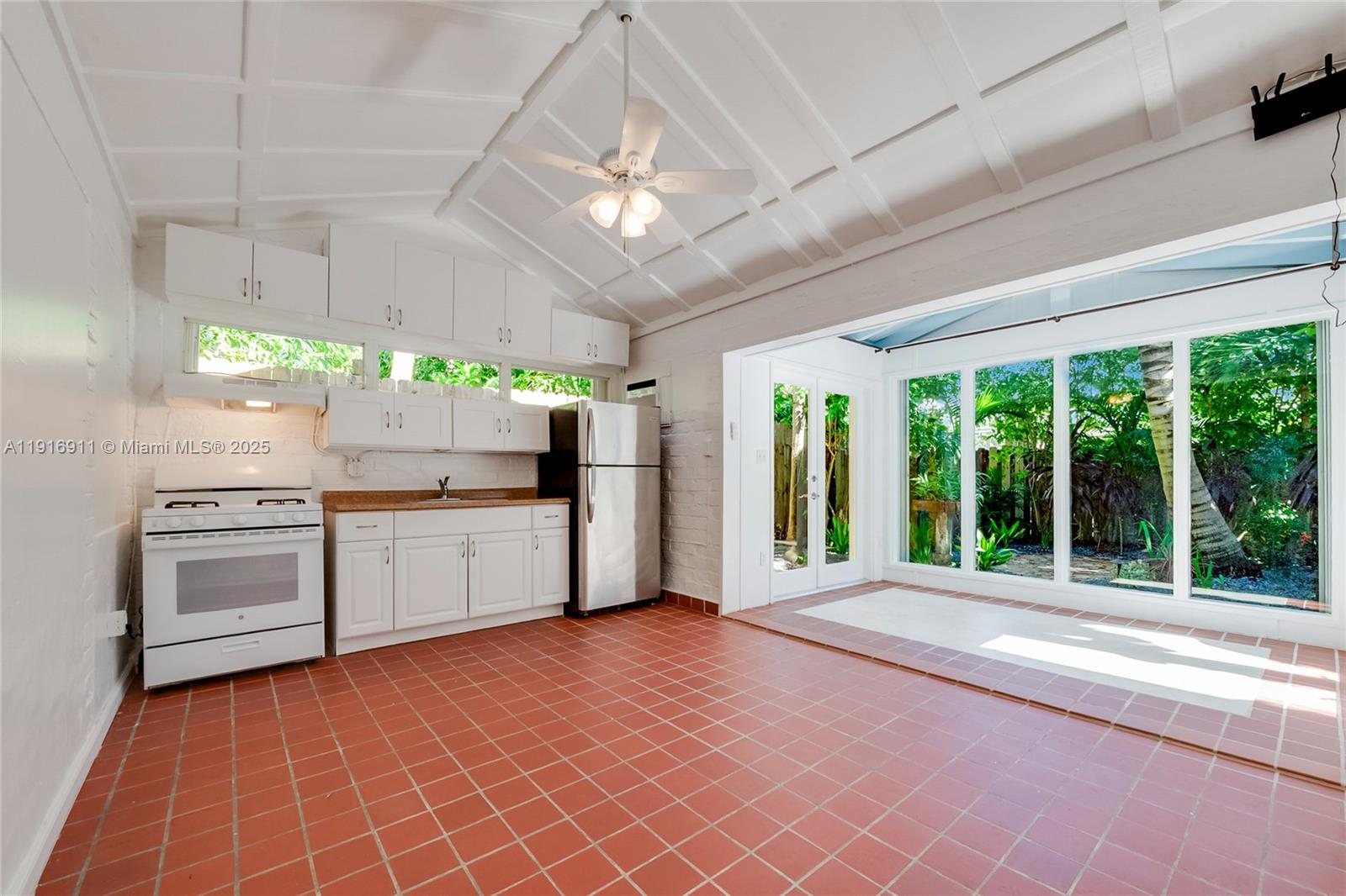 EAST UTOPIA - Residential Lease