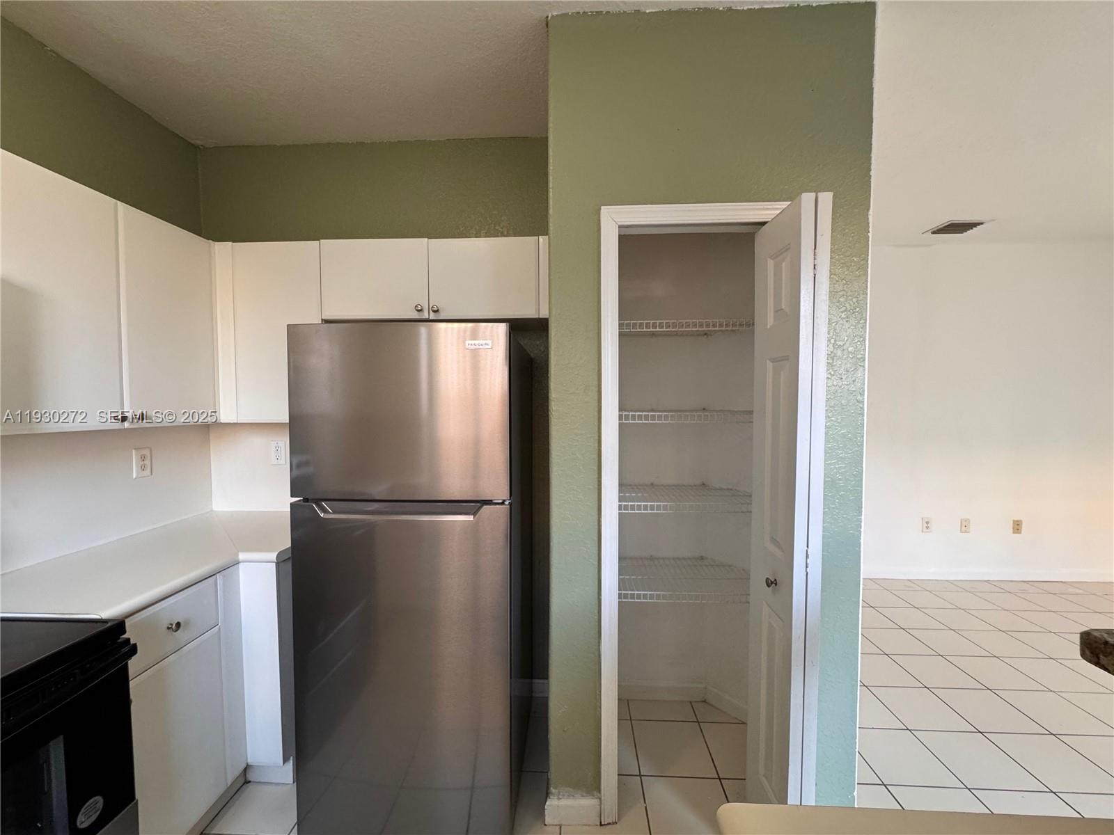 SHOMA TOWNHOMES AT KEYSCO - Residential Lease