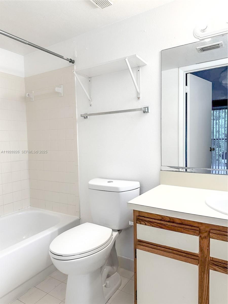 MARINA OAKS CONDO - Residential Lease