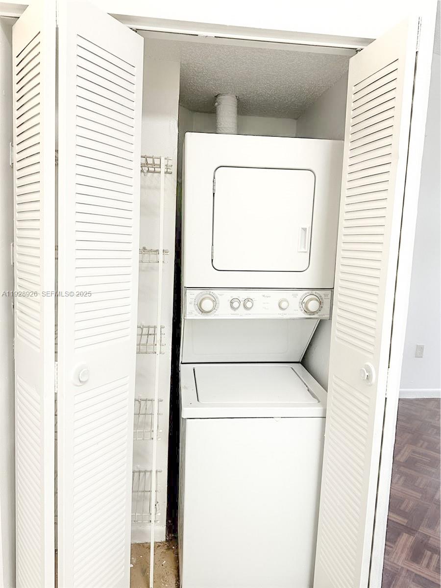 MARINA OAKS CONDO - Residential Lease