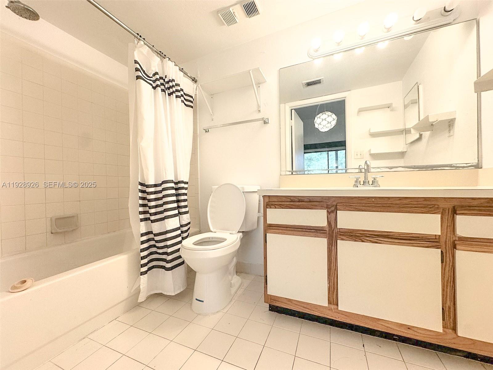 MARINA OAKS CONDO - Residential Lease