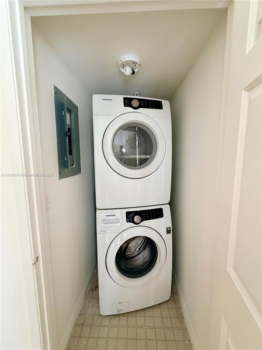 ROYAL GRAND CONDO - Residential Lease