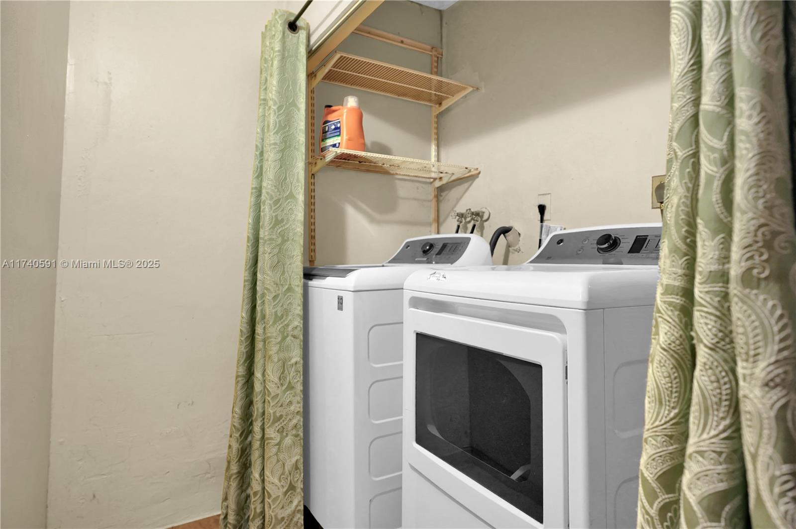 AMERICAN HOMES 1ST ADDN - Residential