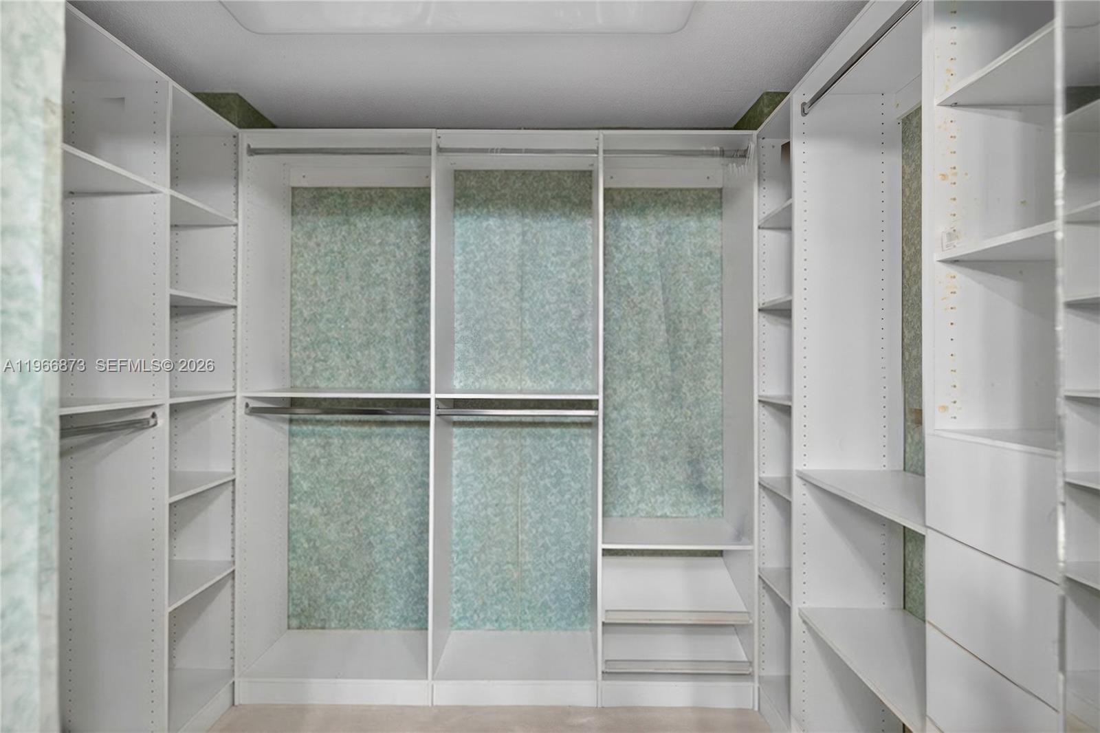 LEXCELLENCE CONDO - Residential