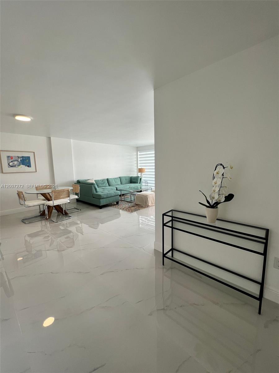 155 Ocean Lane Dr 1011