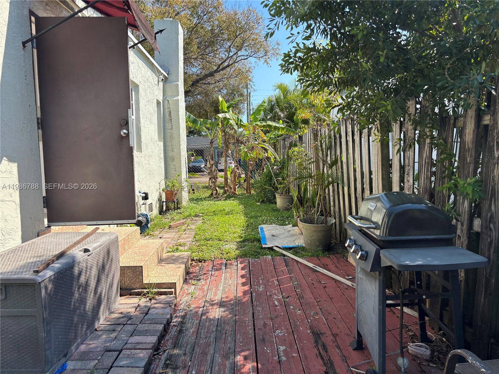 BAY VISTA PARK AMD - Residential Lease