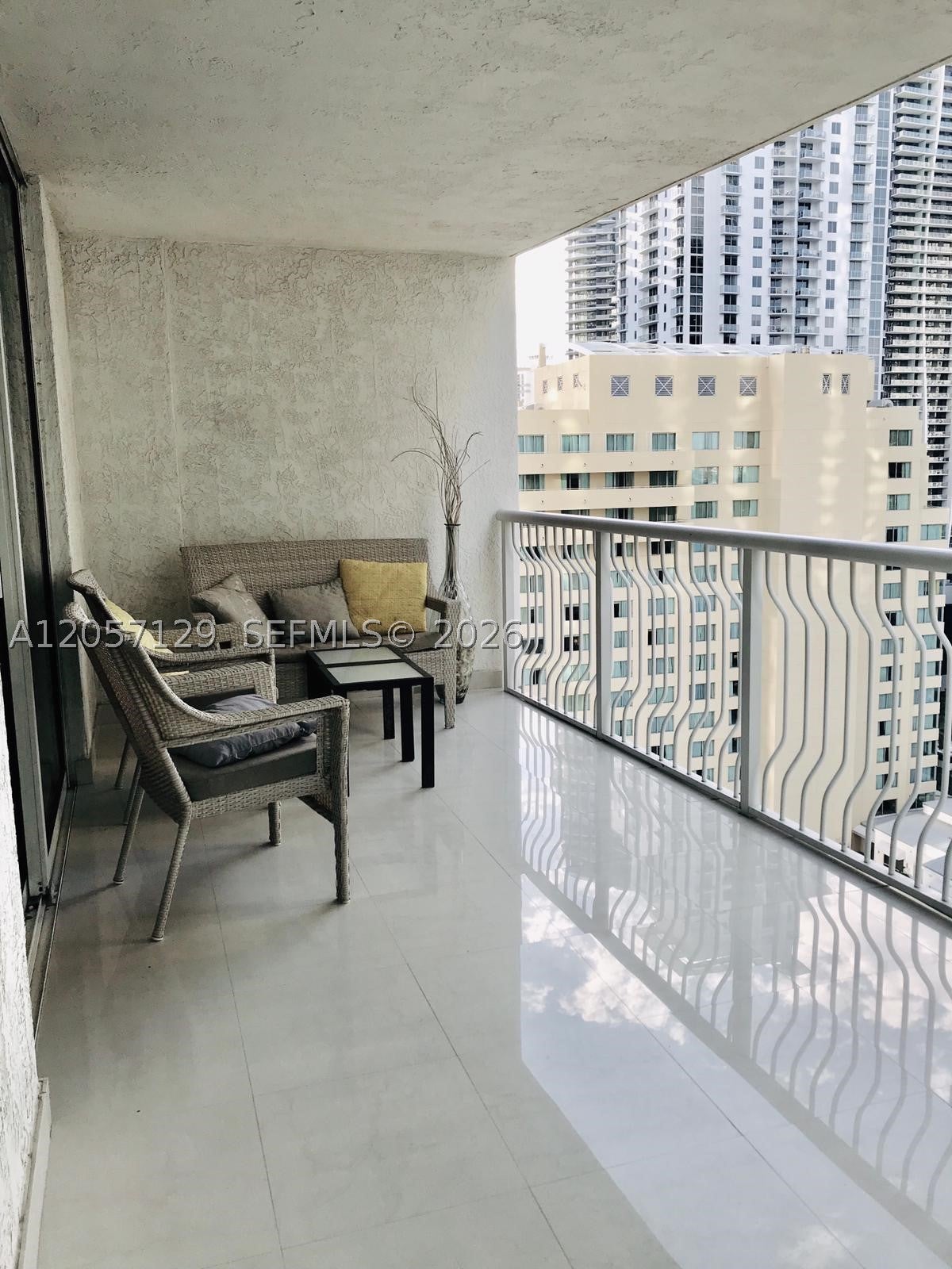 1200 Brickell Bay Dr 2418