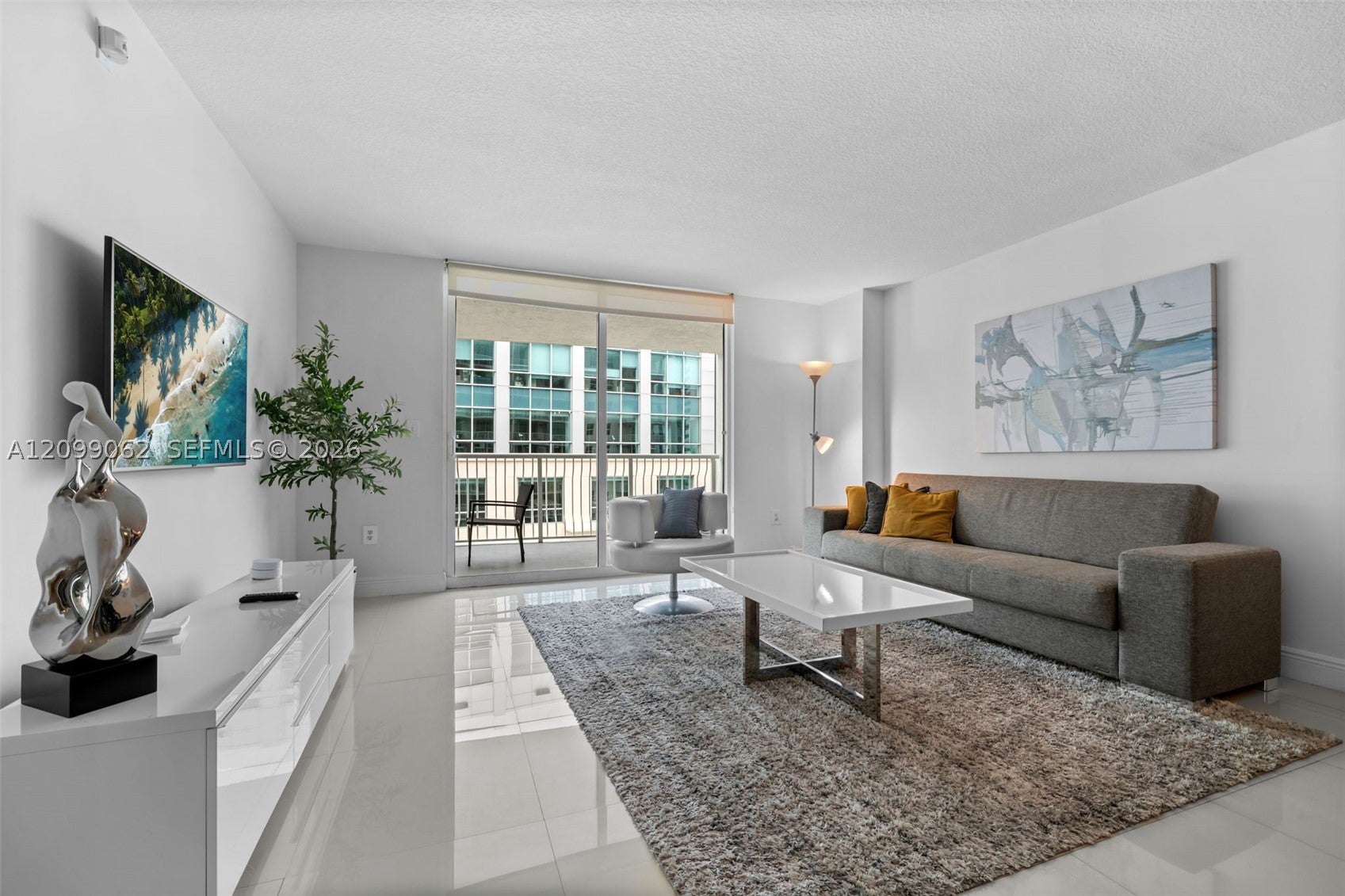1200 Brickell Bay Dr 3908
