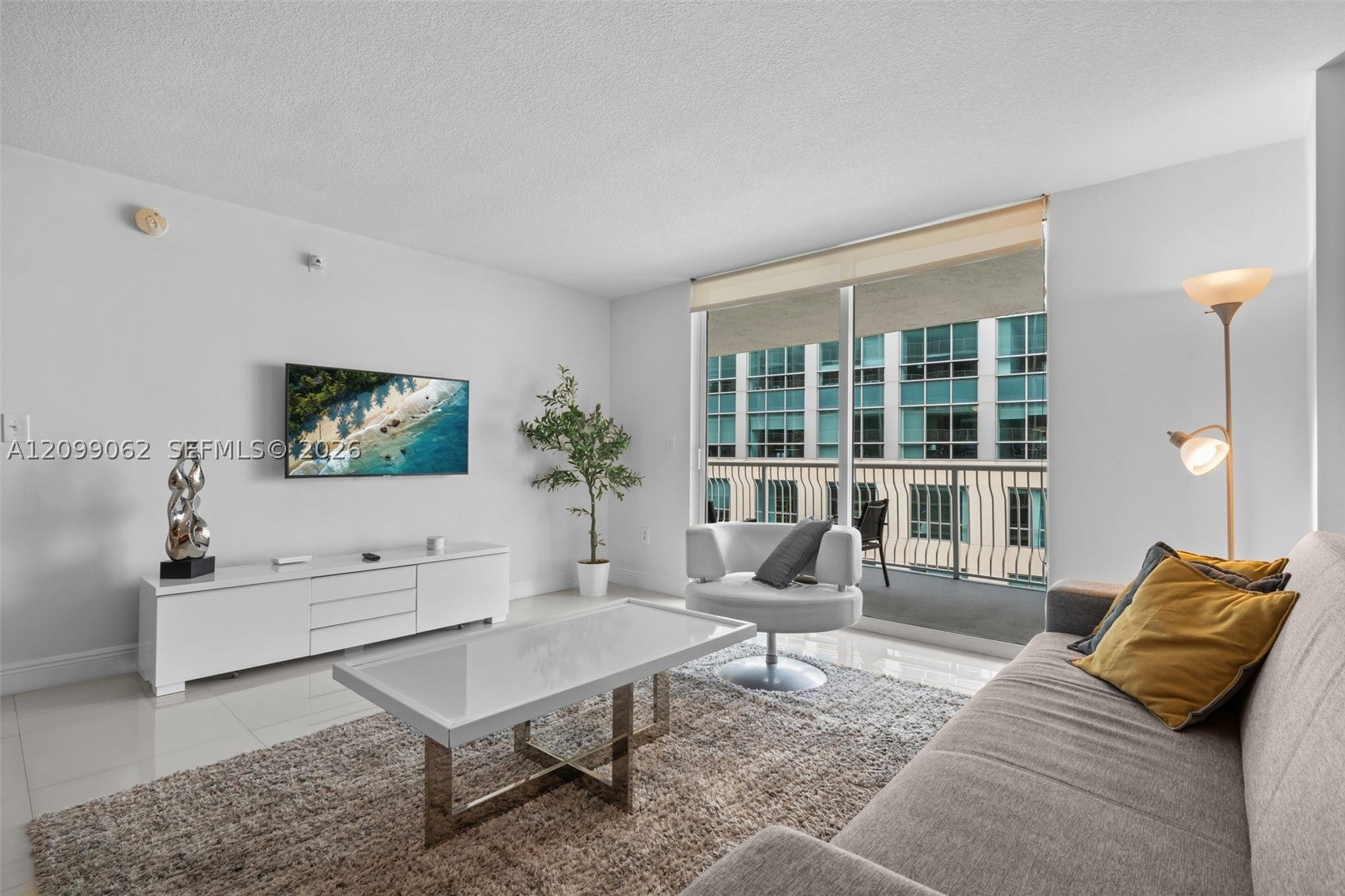 1200 Brickell Bay Dr 3908