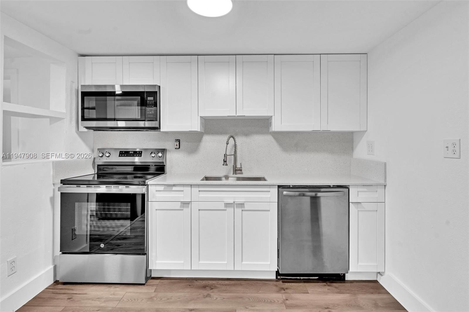 SOUTH BAY ESTATES - Residential