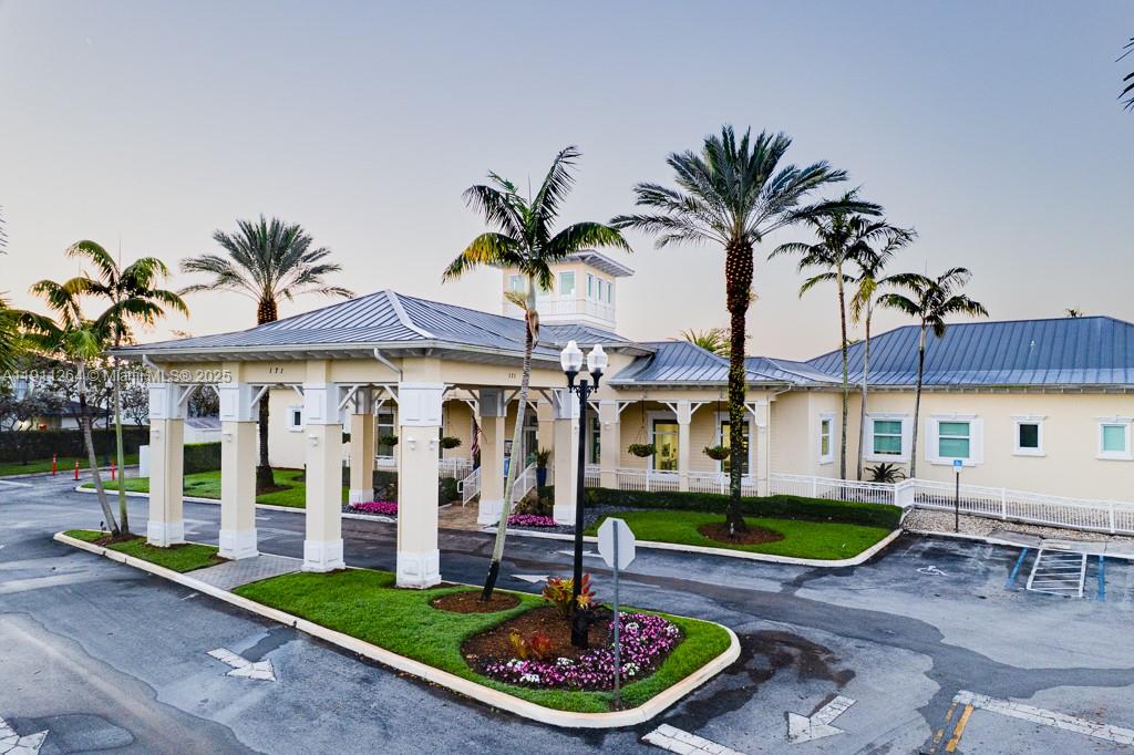 CARIBBEAN ISLES VILLAS CO - Residential Lease