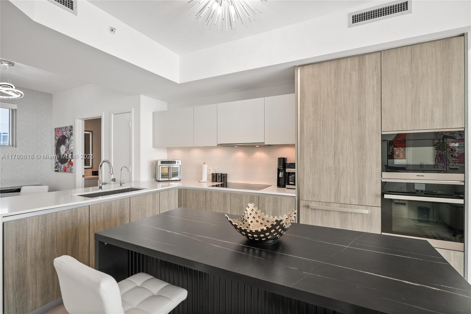 BISCAYNE BEACH CONDO - Residential