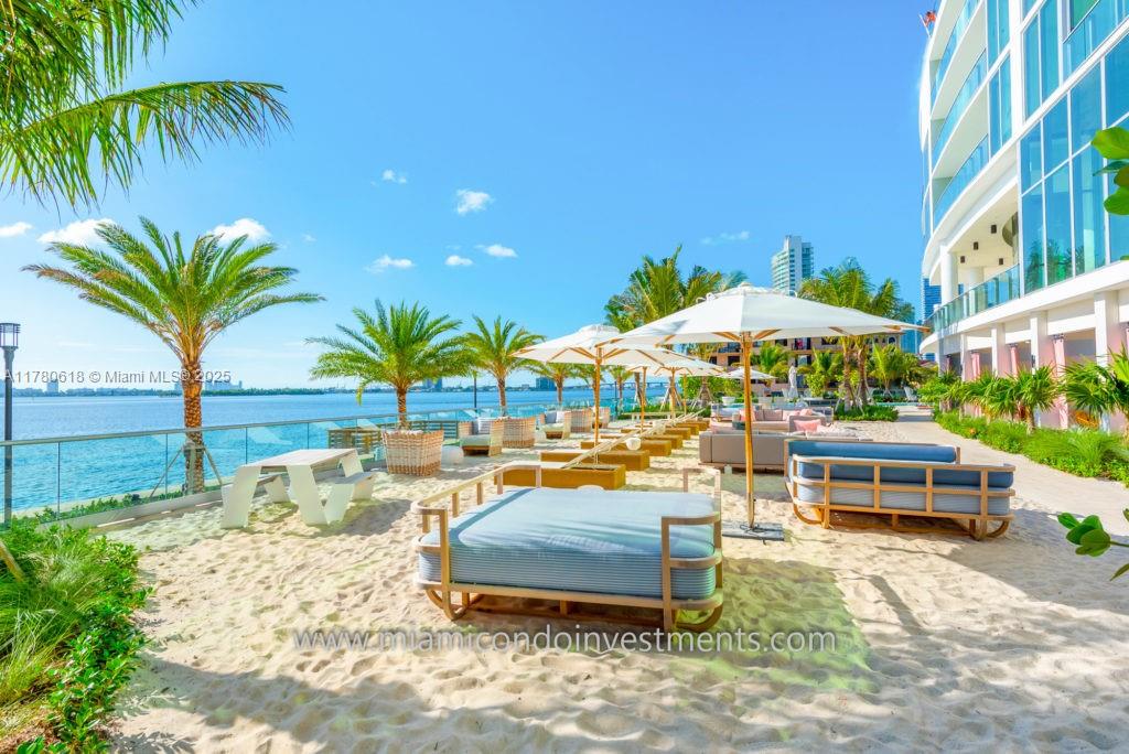 BISCAYNE BEACH CONDO - Residential