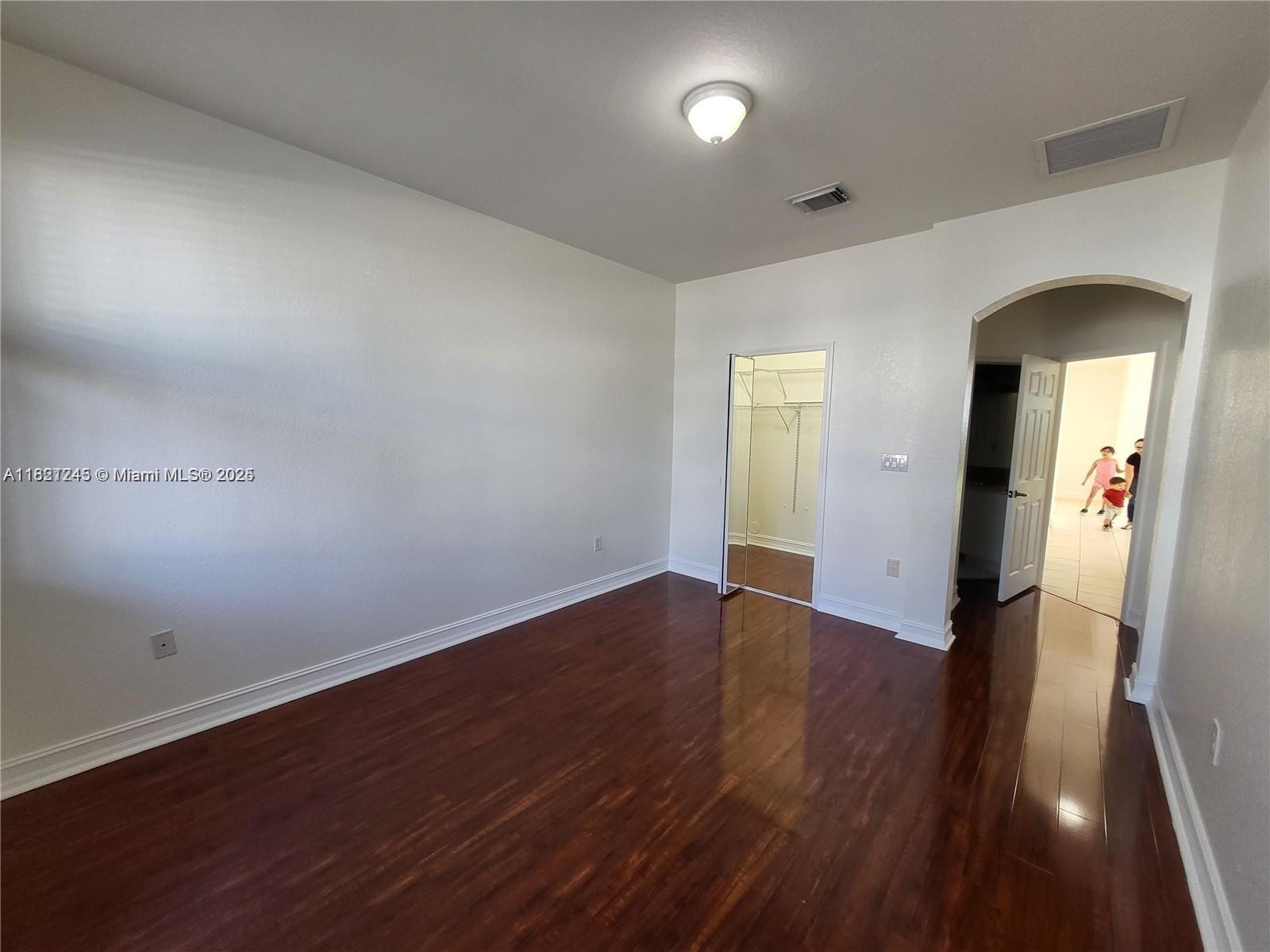 7633 NW 114th Path 7633