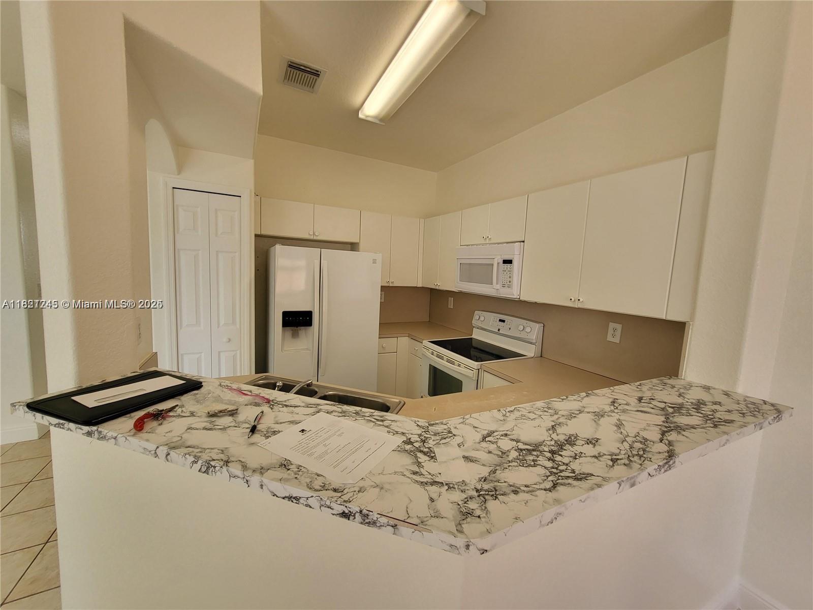 7633 NW 114th Path 7633