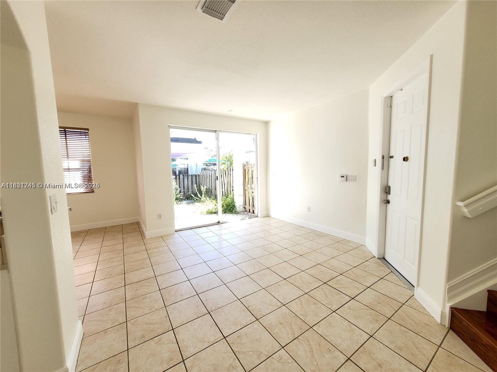 7633 NW 114th Path 7633