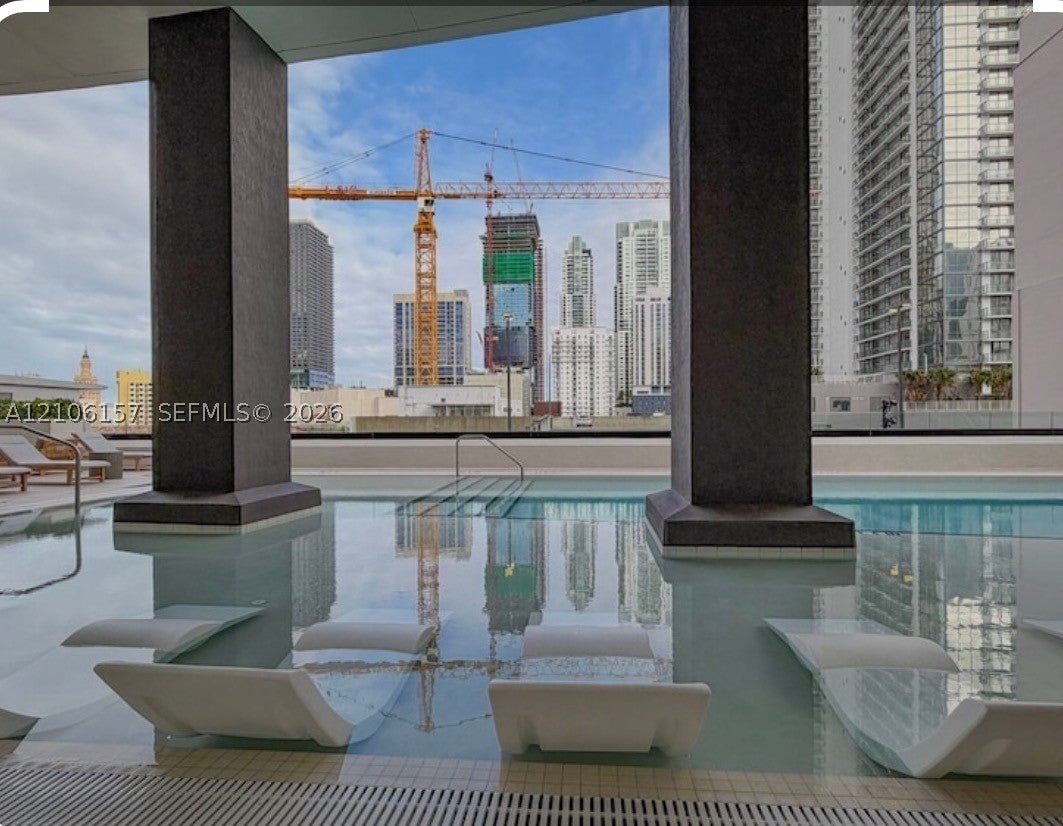 225 N Miami 1003