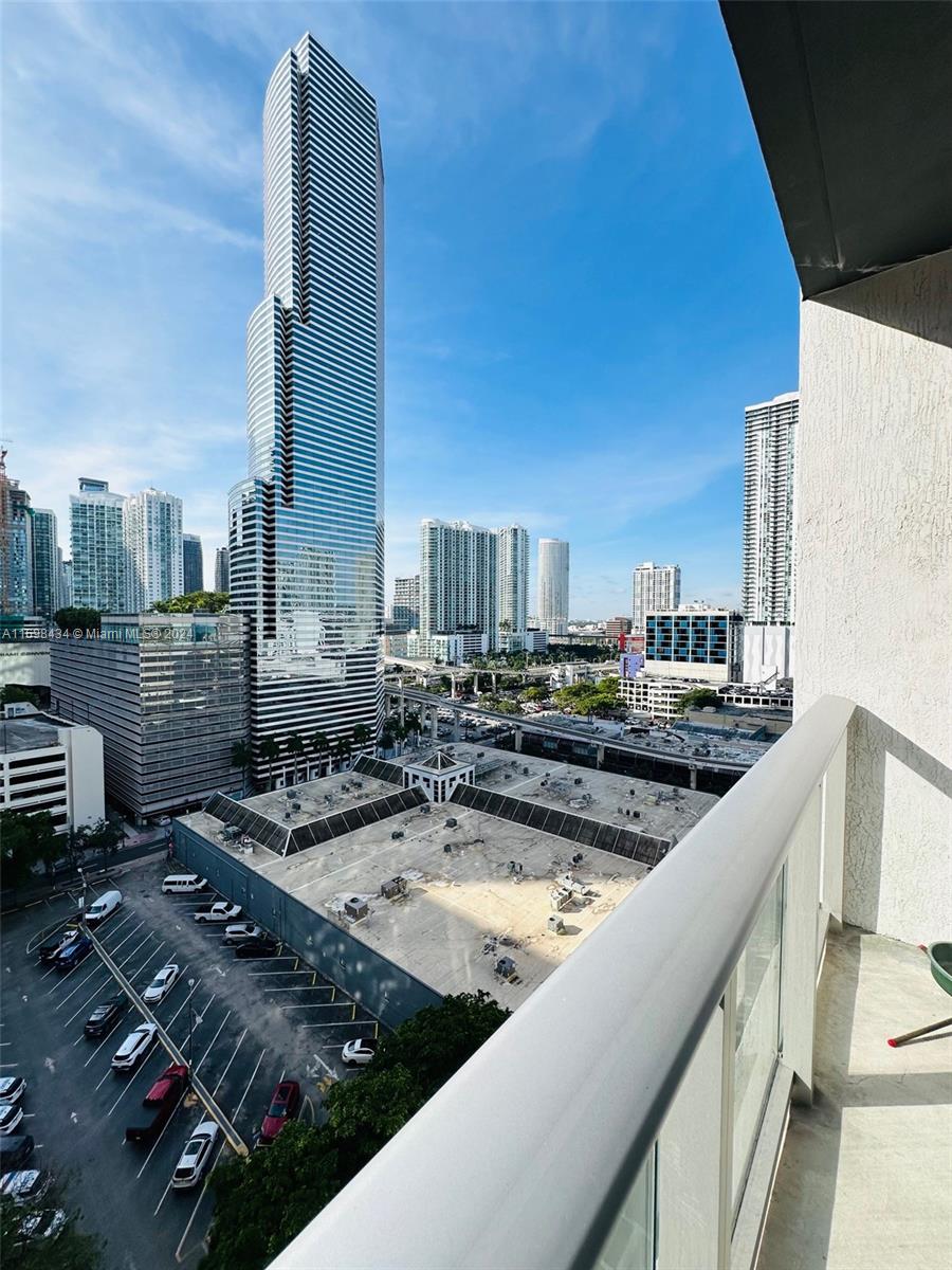 Property for Sale at 151 Se 1st St 1209, Miami, Broward County, Florida - Bedrooms: 1 
Bathrooms: 1  - $375,000