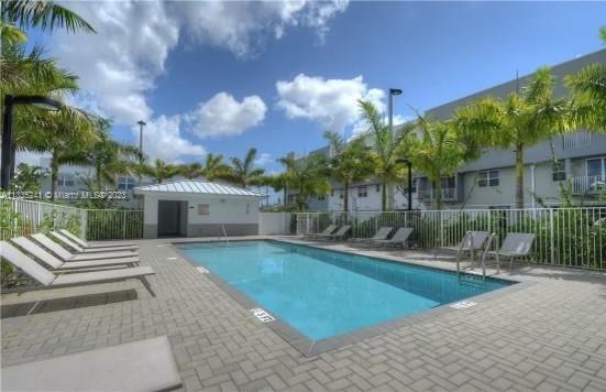 URBAN VILLAGE AT 5TH AVE - Residential