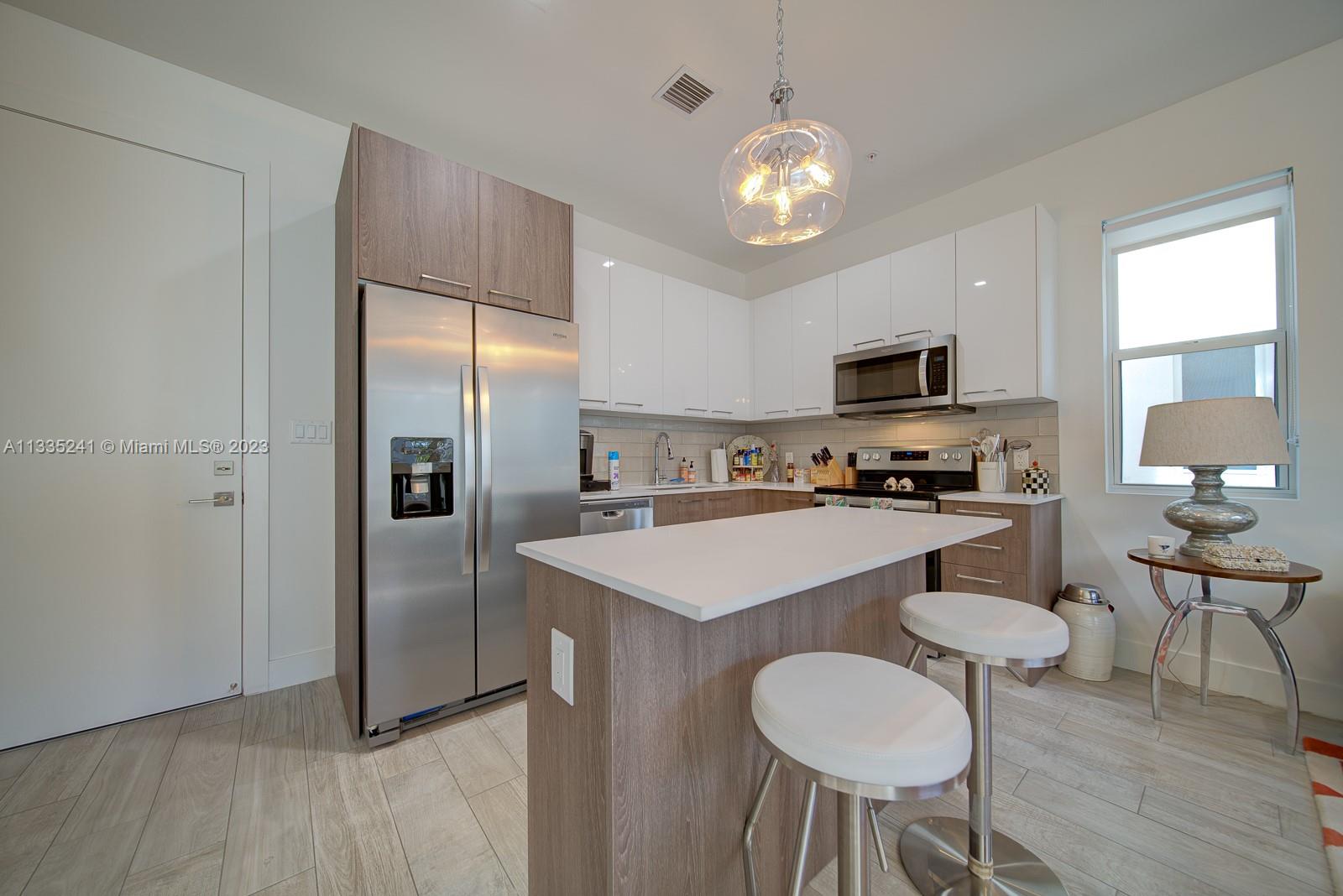 URBAN VILLAGE AT 5TH AVE - Residential