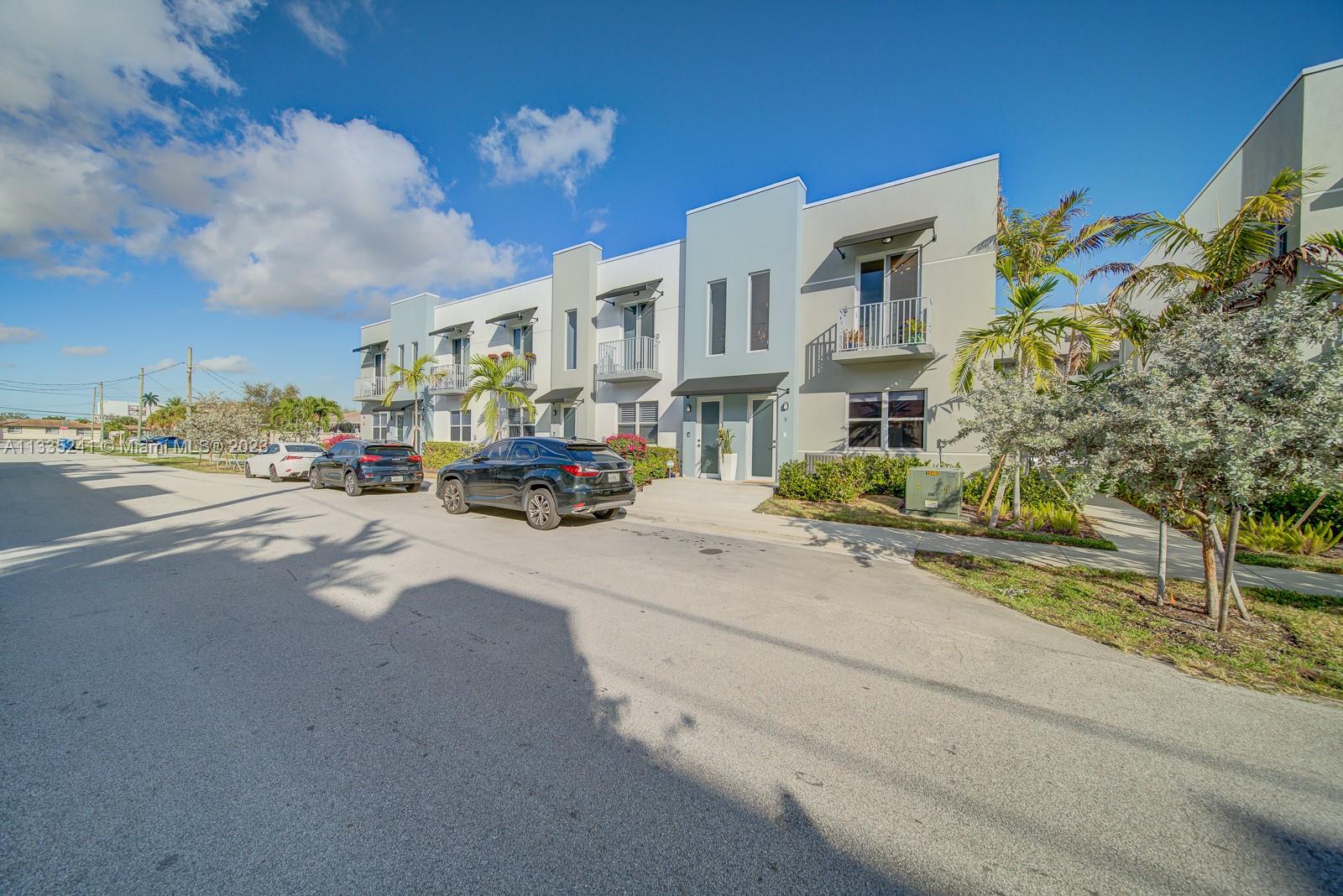 URBAN VILLAGE AT 5TH AVE - Residential