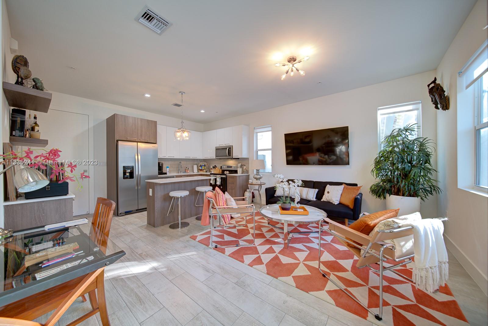 URBAN VILLAGE AT 5TH AVE - Residential