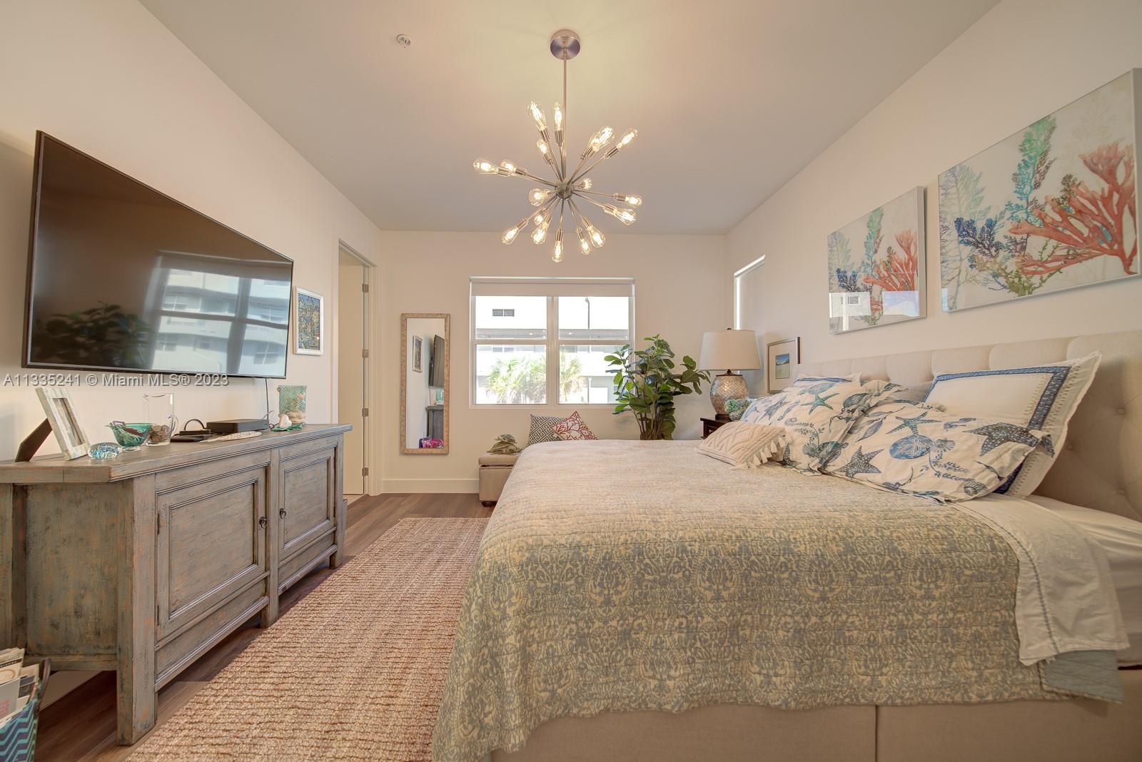 URBAN VILLAGE AT 5TH AVE - Residential