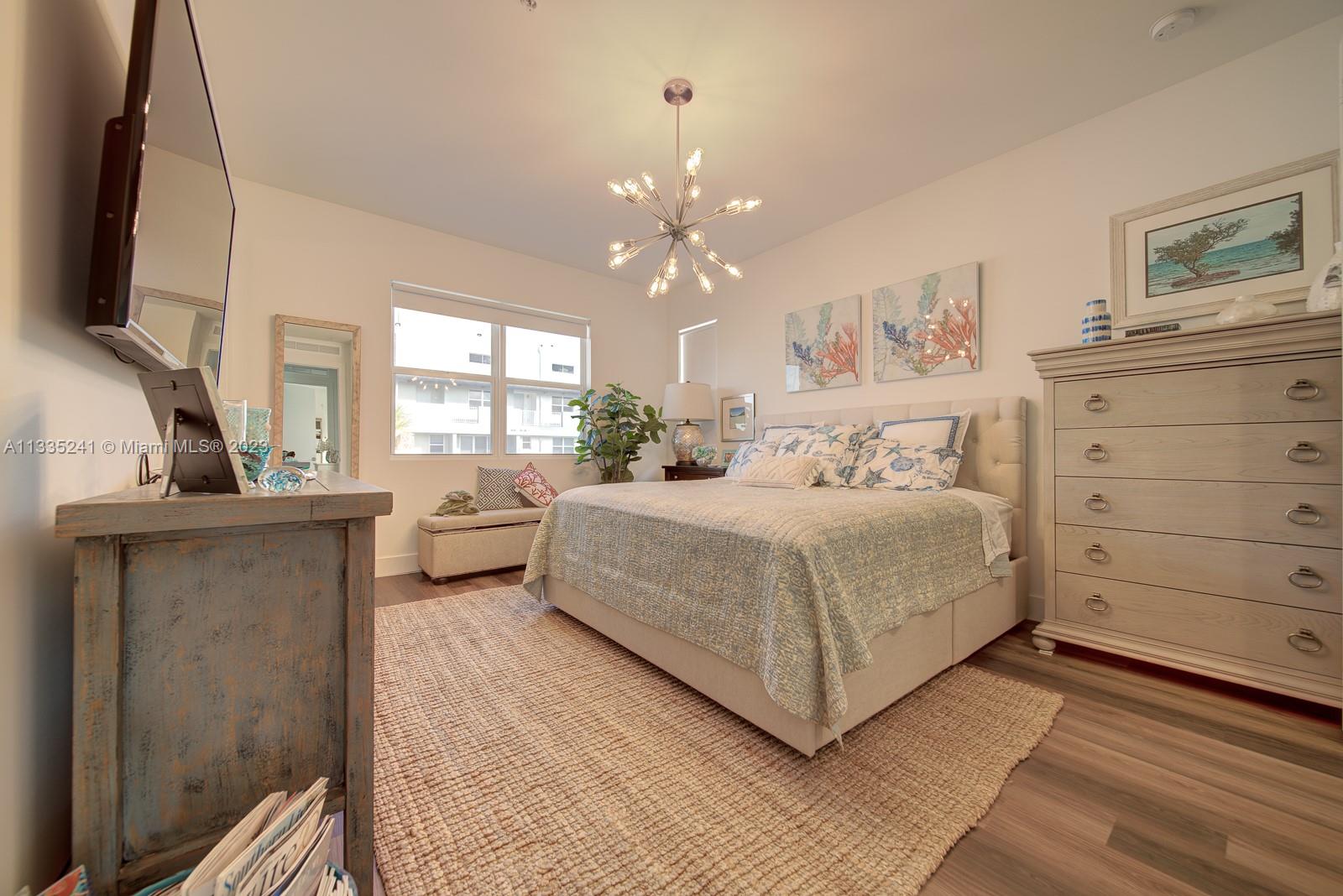 URBAN VILLAGE AT 5TH AVE - Residential