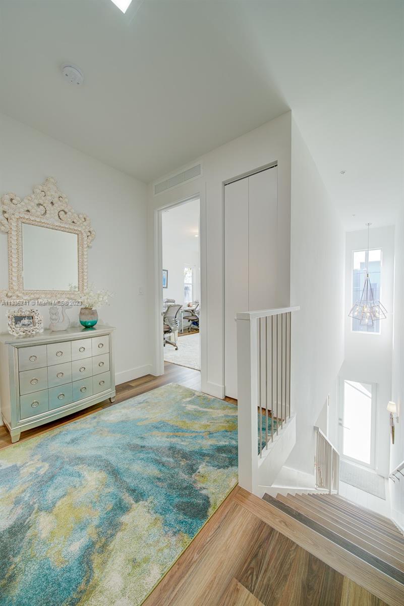 URBAN VILLAGE AT 5TH AVE - Residential