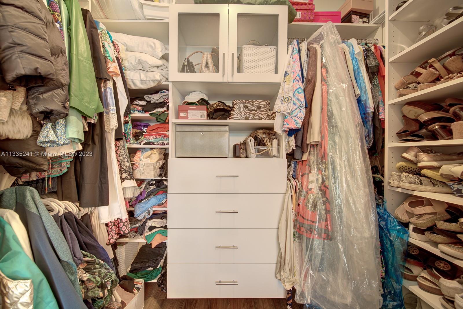 URBAN VILLAGE AT 5TH AVE - Residential