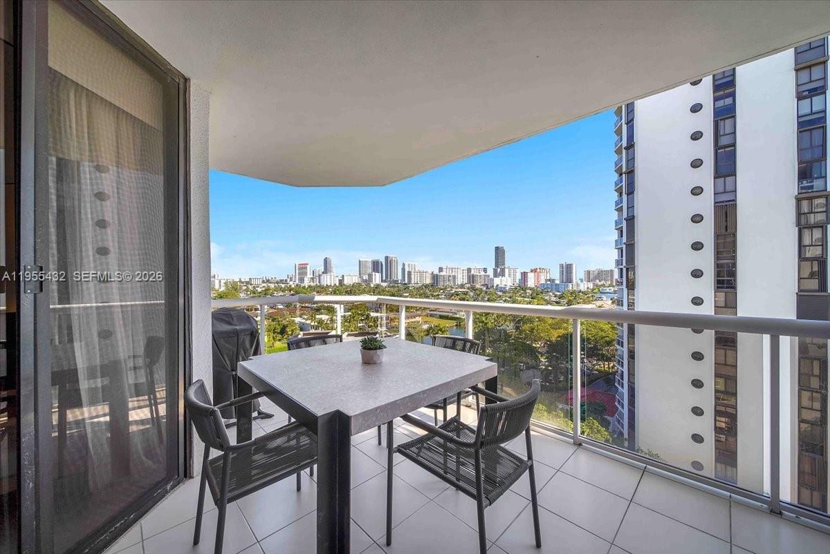 PORTSVIEW @ THE WATERWAYS - Residential