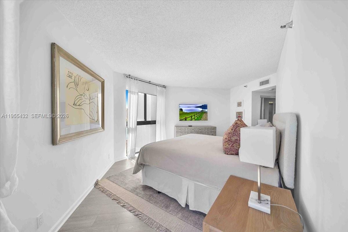 PORTSVIEW @ THE WATERWAYS - Residential