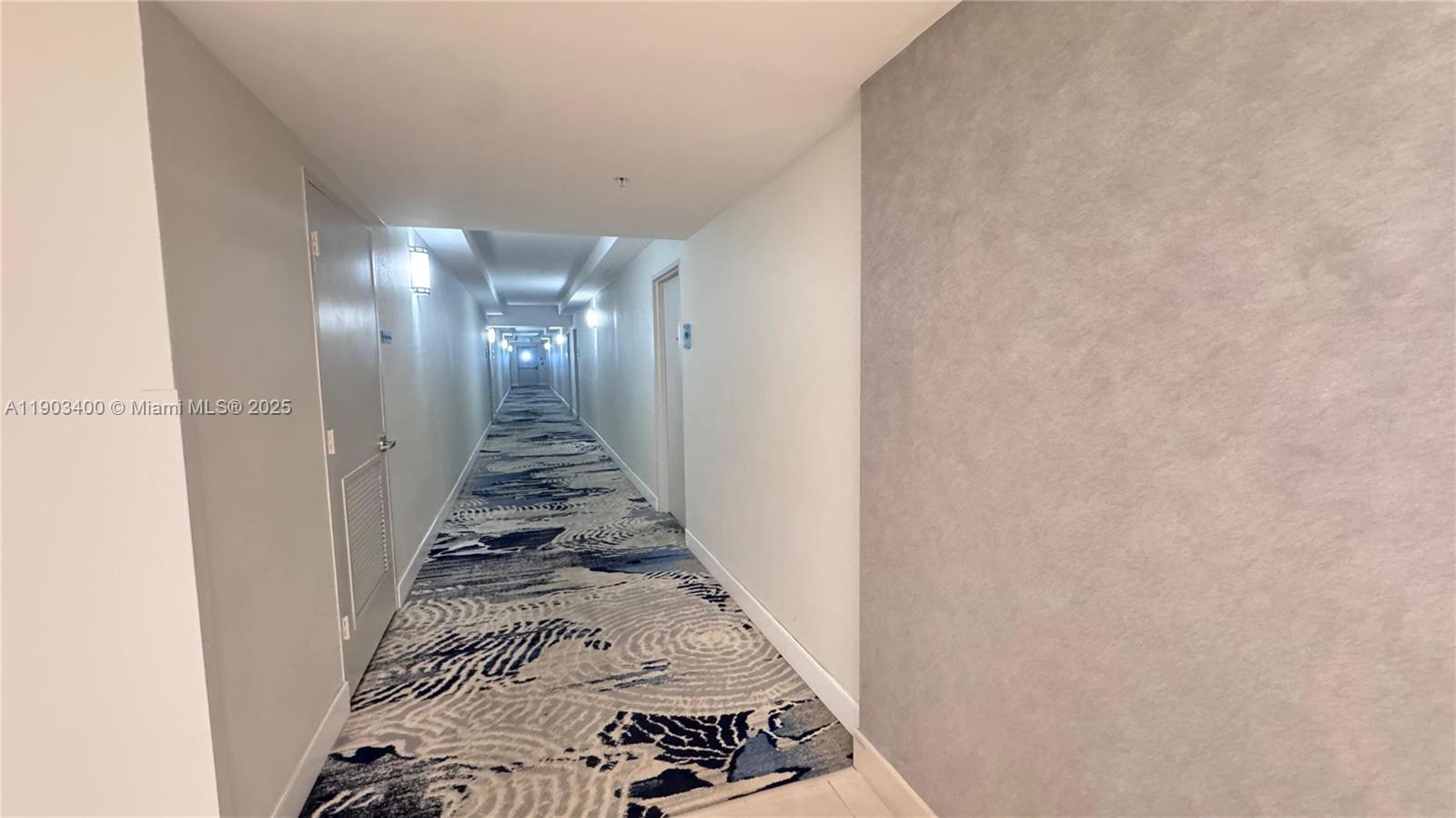 RESIDENCES ON HOLLYWOOD B - Residential Lease