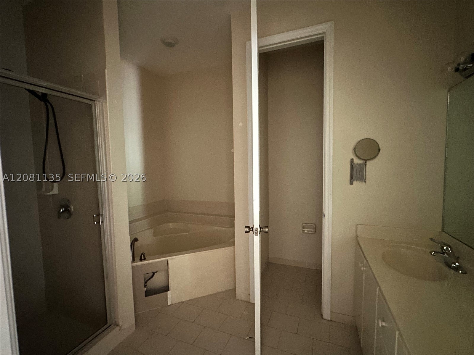 627 NE 35th Ave