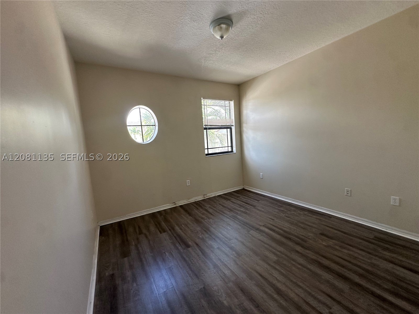 627 NE 35th Ave