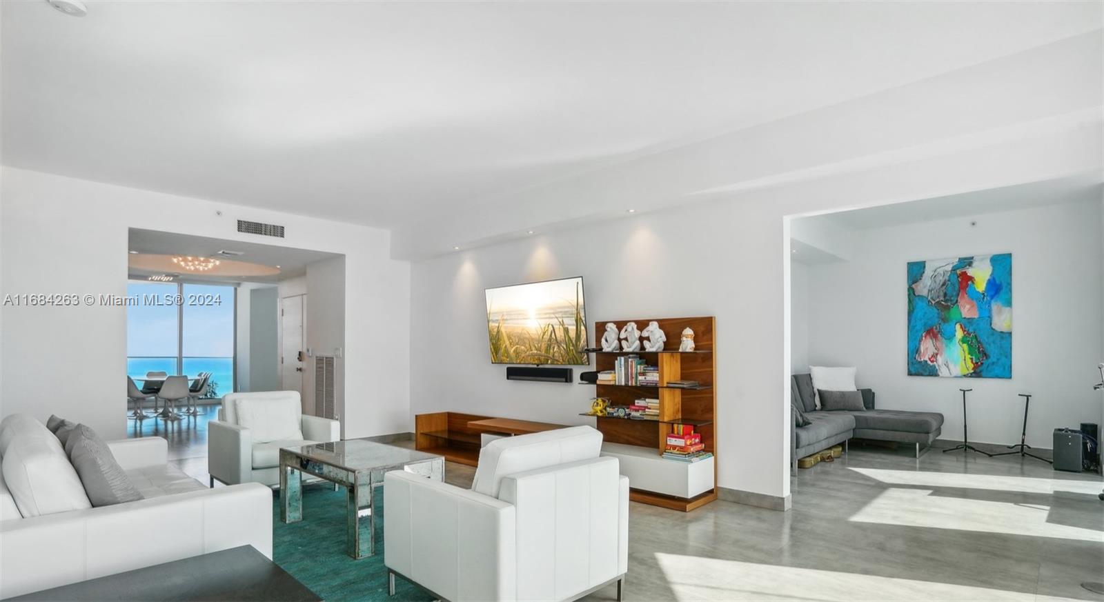 300 S Pointe Dr 3502