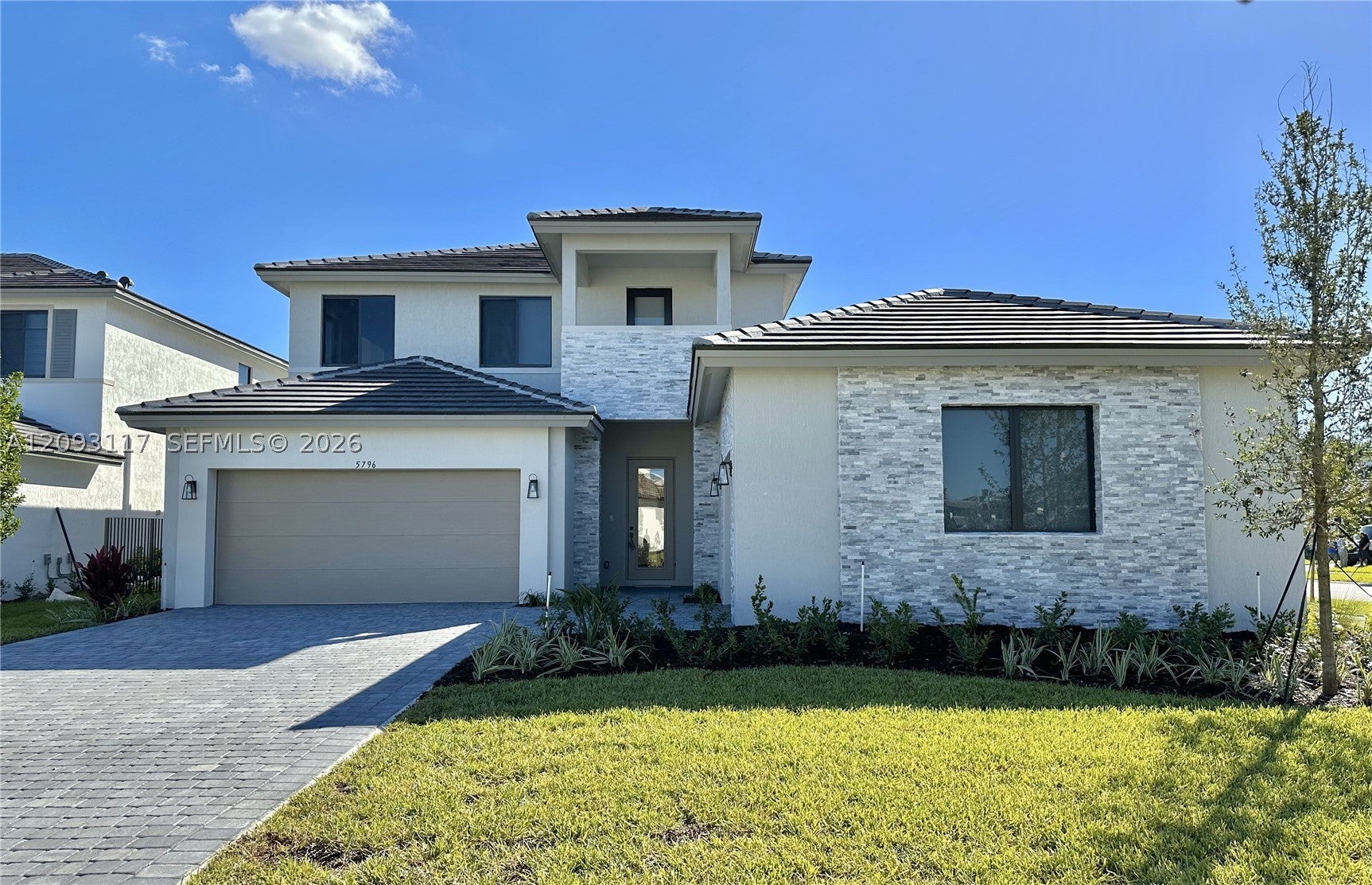 5796 SW 104th Ter