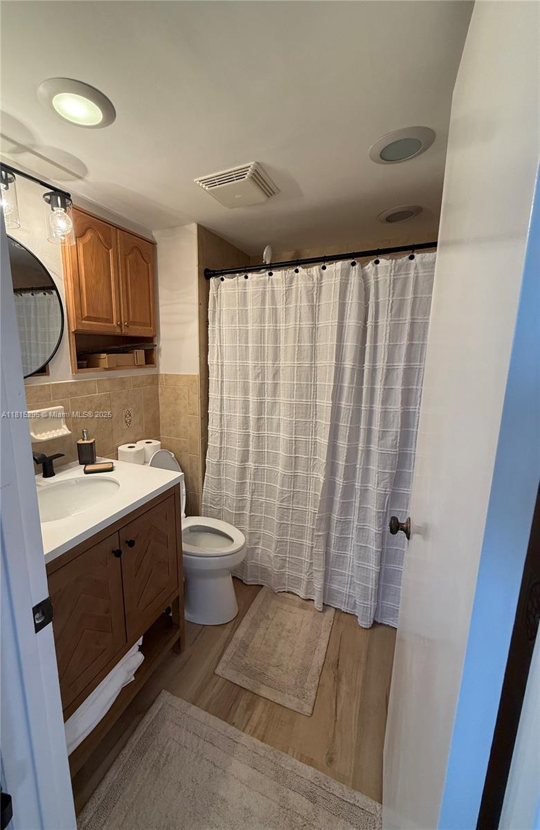 OCEANA OCEANFRONT CONDOMI - Residential Lease