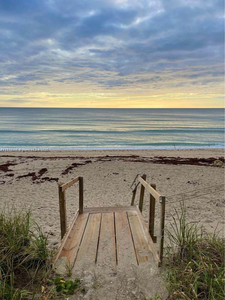 OCEANA OCEANFRONT CONDOMI - Residential Lease