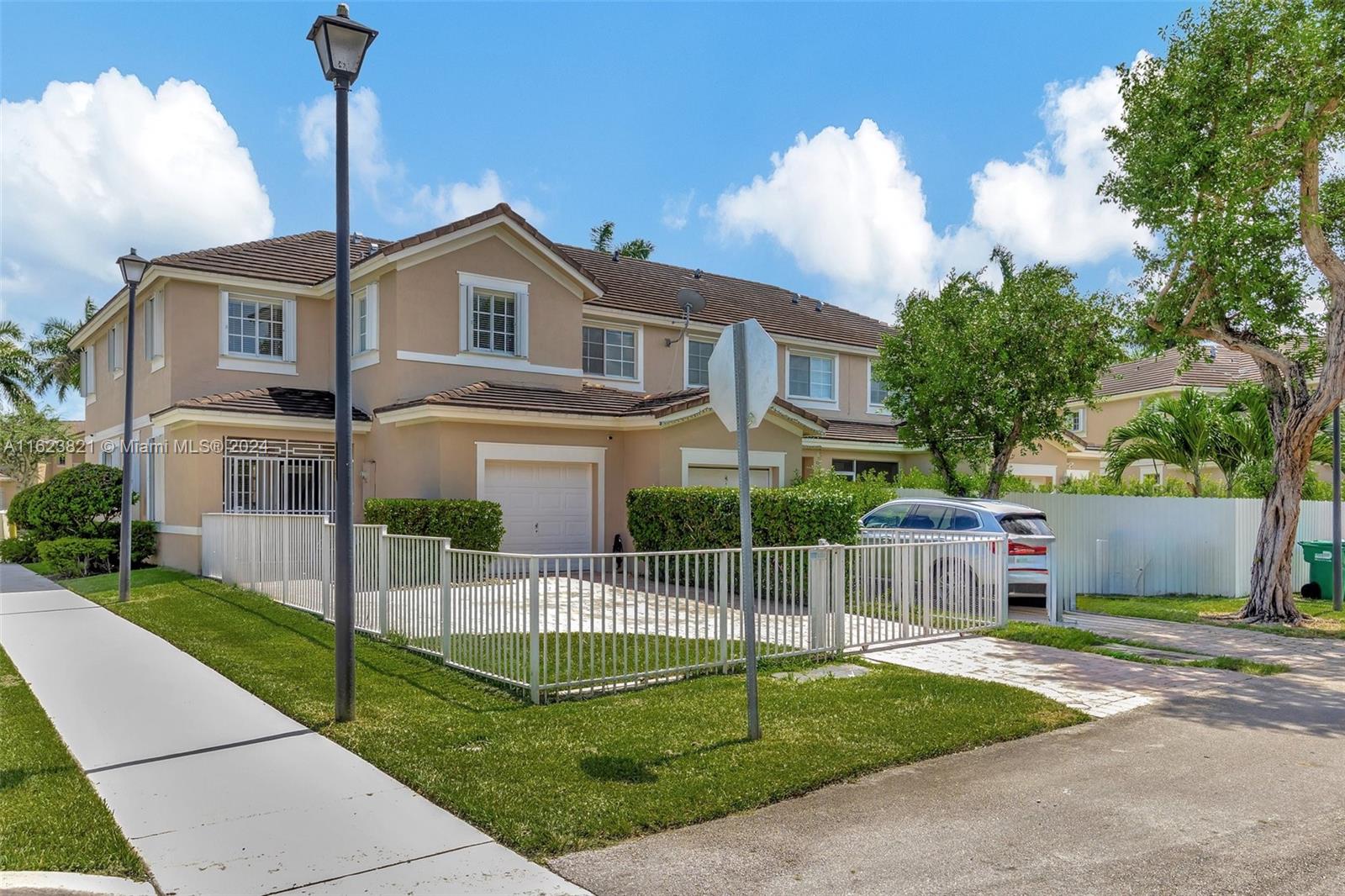 Mandarin Lakes - Residential