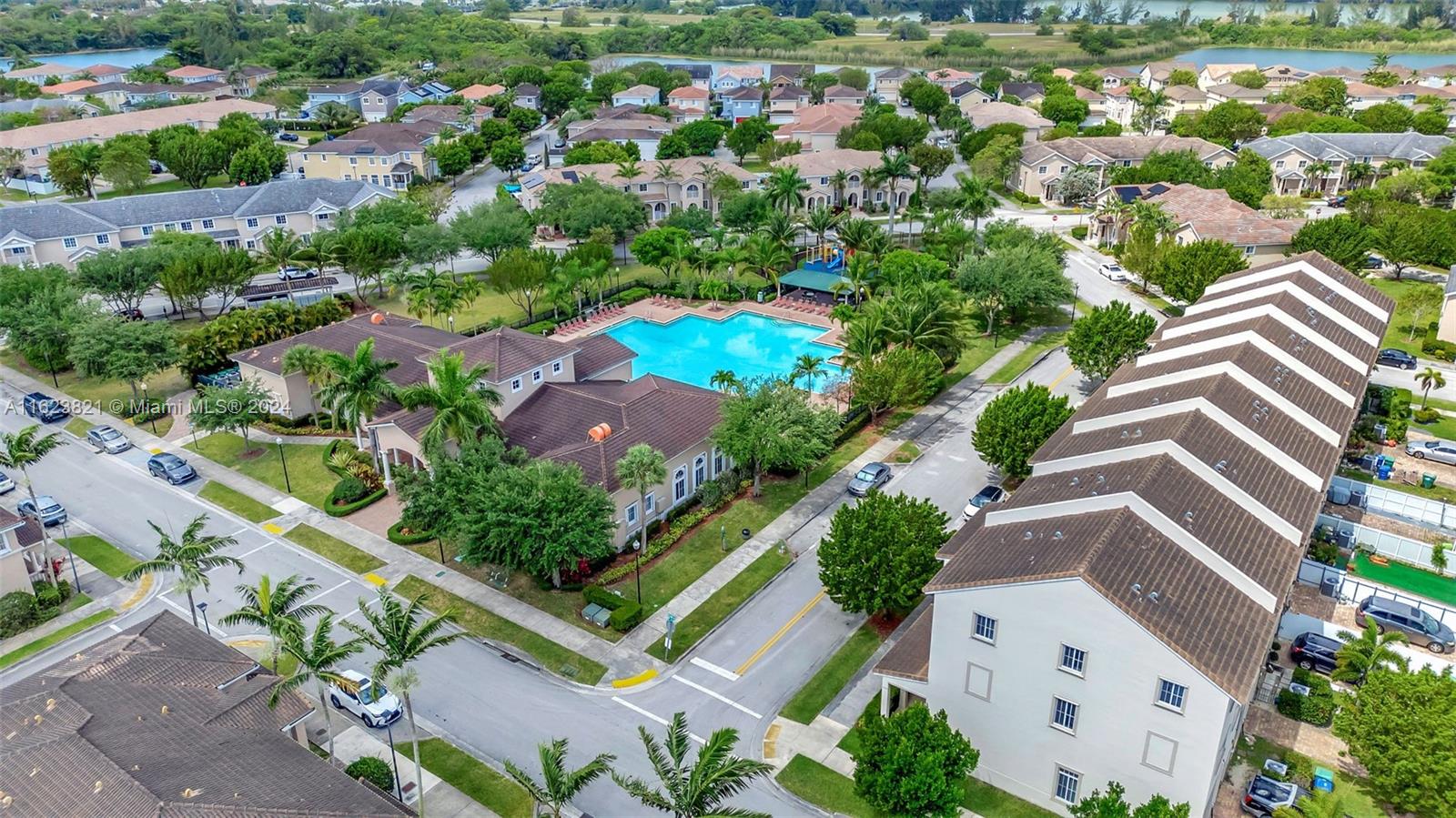 Mandarin Lakes - Residential
