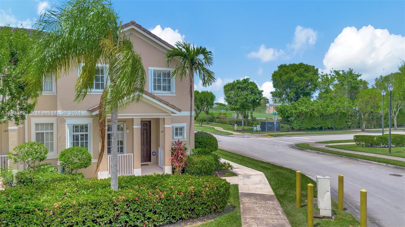 Mandarin Lakes - Residential