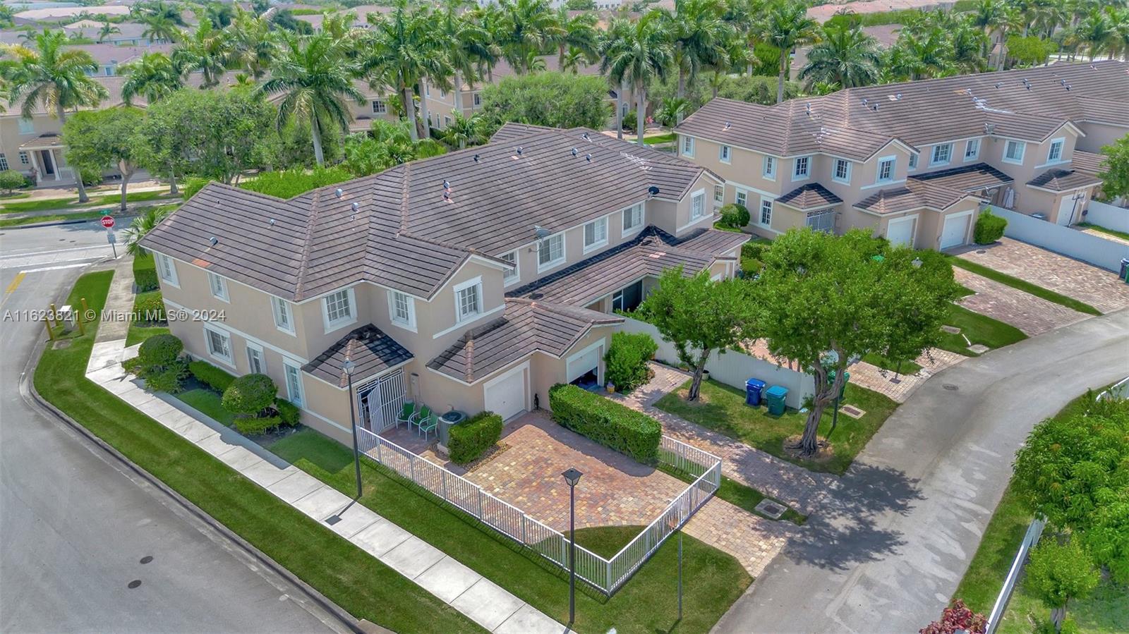 Mandarin Lakes - Residential