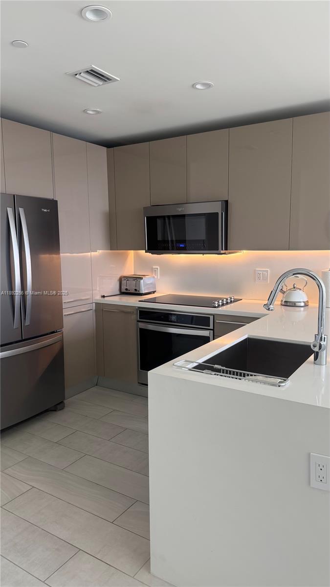 METROPICA NORTH TOWER ONE - Residential Lease