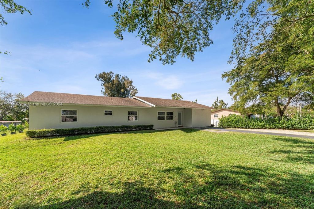 Photo of 5101 SW 199th Ave, Southwest Ranches, FL 33332 (MLS # A11541423)