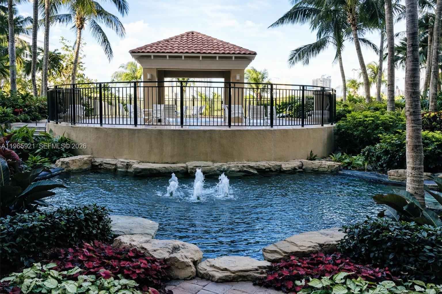 TURNBERRY ON THE GREEN CO - Residential